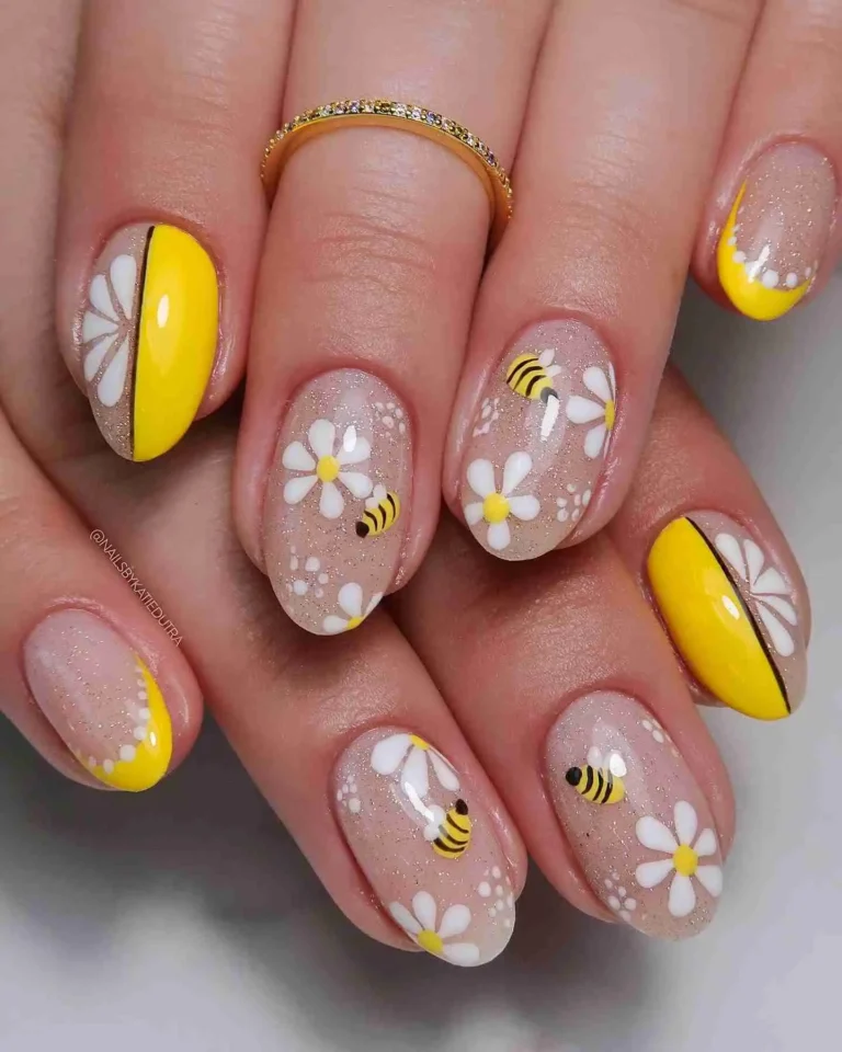 27 Short Summer Nail Ideas That Are Totally Vibe-Checked